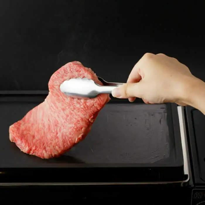 A5等級佐賀牛 サーロインステーキ 計400g（200g×2枚） / 佐賀県 / 株式会社ナチュラルフーズ [41AFAB031]