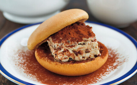 菊川さくら屋の生クリームどらやき（アソート24個） お菓子 和菓子 スイーツ 和スイーツ どら焼き 焼菓子 おやつ 生どら おまかせ 24個 冷凍