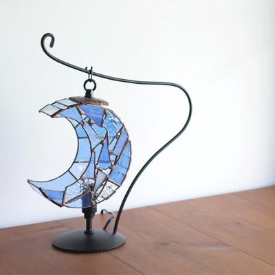 ふるさと納税 瀬戸市 Nijiiro Lamp ステンドグラスのテーブルランプ　月 ペールブルー |  | 02