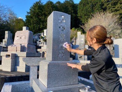 花屋が行うお墓参り代行サービス『1回』※墓石清掃あり