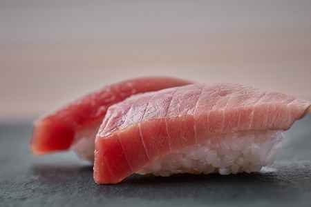 a11-158　天然 南マグロ ブーメラン 約300g