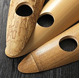 「京銘竹ボトルスタンド」、京都の竹垣職人ハンドメイド「白竹」「図面竹」「胡麻竹」の３種の竹からお選びください。