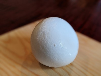 【5月～10月限定・ヤギ乳と牛乳】烏骨鶏卵 6個 モッツァレラチーズ 約100g×2 ストリングチーズ 約50g×2
