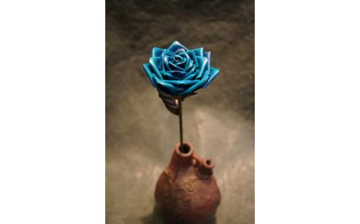 Eterna -Leather Rose- カラー 青 ／ 国産 革 レザー ローズ バラ 造花 アートフラワー 小物 インテリア 記念日 プレゼント【area001-blue】_イメージ2