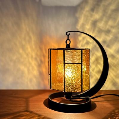 ふるさと納税 瀬戸市 Nijiiro Lamp のステンドグラスのテーブルランプ　サークルクリア　アンバー