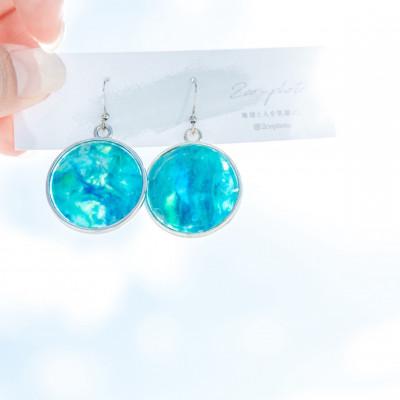 ふるさと納税 与那原町 地球ピアス「地球も人も笑顔に。海のゴミを宝物に」 |  | 01