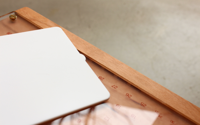 【Hacoa】木の経年変化を楽しむ卓上万年カレンダー ウォールナット 「Desk Calendar Eternal」
