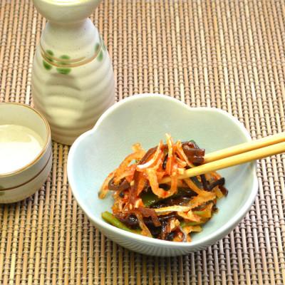ふるさと納税 中間市 とらふぐ皮キムチ　300g×1パック　お酒に合う魚屋珍味