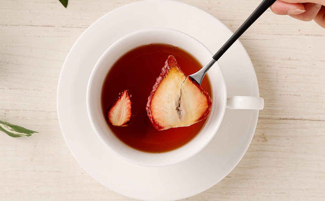 浮かべるイチゴ紅茶 2箱セット ( 紅茶 約1.5g 苺スライス 約3g ) 合計8セット