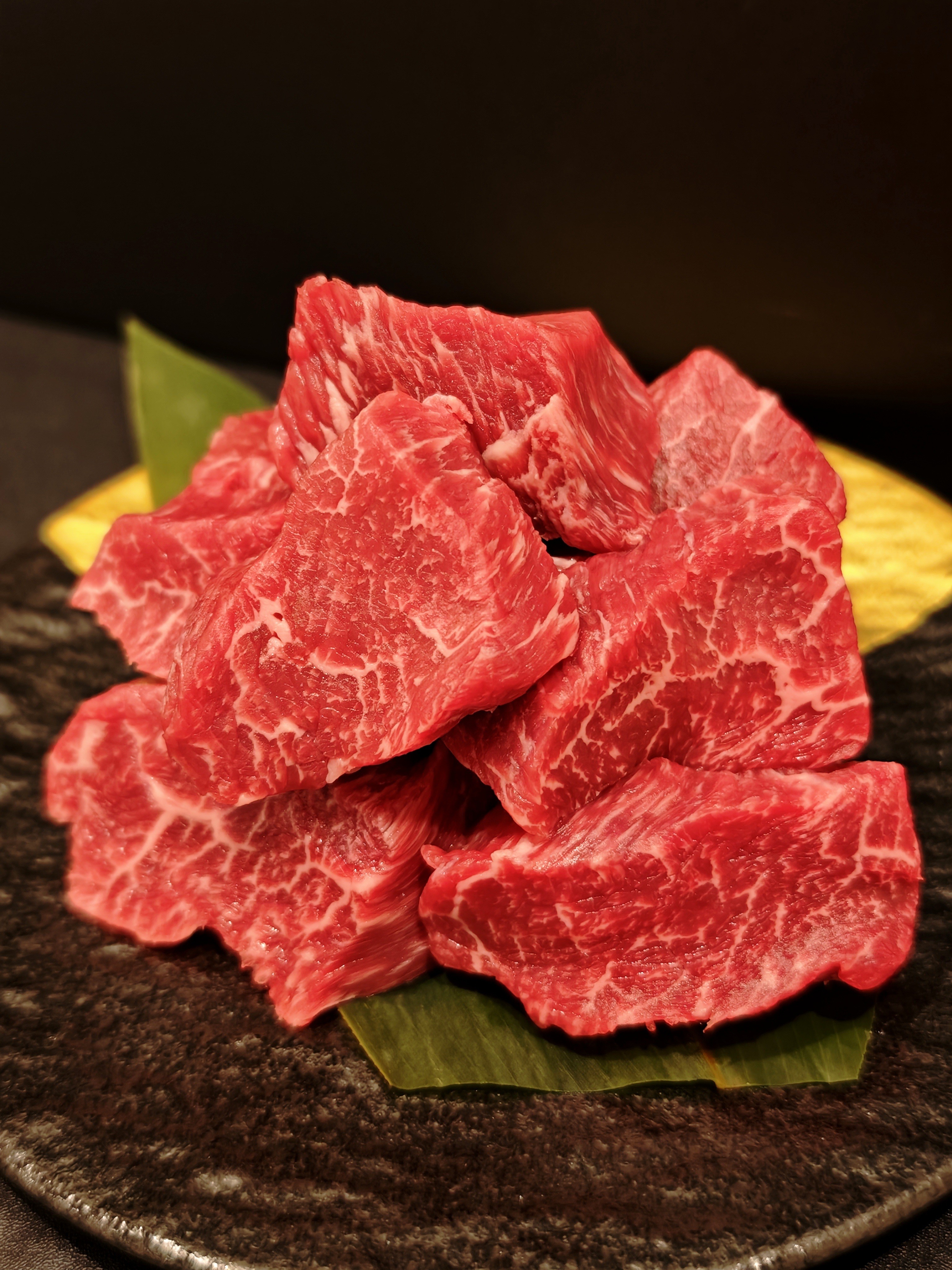 
                  鳥取和牛 角切り カット 250g - 1.0kg 煮込み用 小分け
                