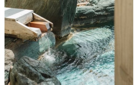 【令和5年産　コシヒカリ（精米）10㎏×亀や】旬の特産品と宿泊利用券セット