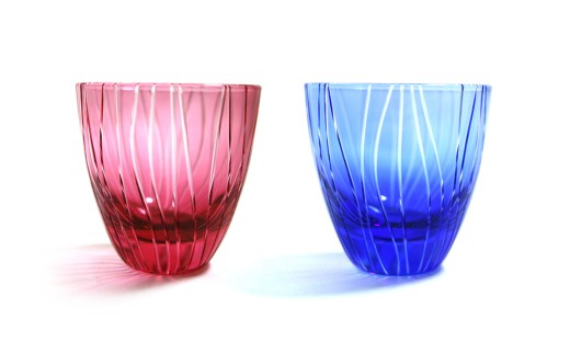 浅草切子 KANA KURITA「ぐい呑 よろけ縞 青藍/金赤」ペアセット 木箱入り| 切子 花切子 切子ガラス ガラス工芸 グラス ガラス コップ 手作り ぐい呑み 家飲み 酒器 ハンドメイド 手作り ギフト 贈答 プレゼント