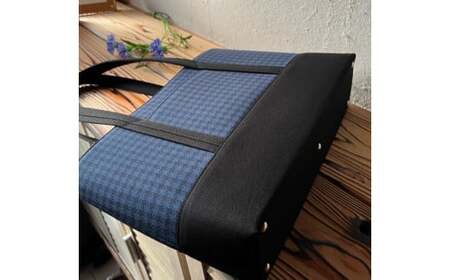 【2026年6月上旬発送開始】【 AKIRA オリジナル】【マツコの知らない世界 で紹介されました！】中型スリムトートバッグ 千鳥格子紺色×黒色帆布 軽量 軽い 日本製 キャンバス 帆布 横型 肩掛け