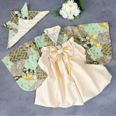 【ふるさと納税】80size　ベビー袴とかぶれる布兜のセット(雲取り文様×ベージュの袴)【1685989】