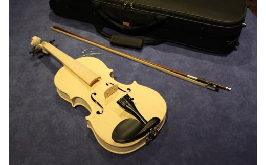 
河口湖音楽と森の美術館　ヴァイオリン絵付け体験（入館券付き）１名様

