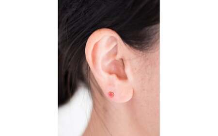 Kenichi Kondo Point pierce red round（七宝ピアス・赤／丸）| 埼玉県 北本市 七宝 七宝焼き ピアス ﾋﾟｱｽ ぴあす 装飾 ギフト 作品 手づくり アクセサリー 