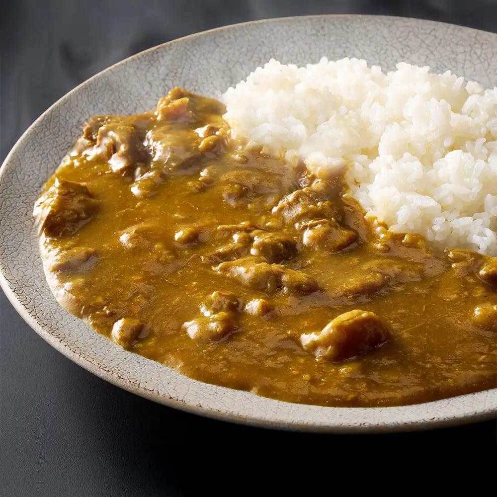 【寛閑観】近江牛　牛スジカレー　500ｇ【冷凍】【FR37W】