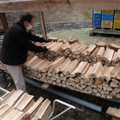 ふるさと納税 遠野市 薪 (広葉樹・遠野の楢の木) 乾燥済み 約20kg |  | 02