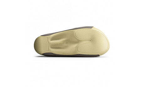 AKAISHI アーチフィッター603指圧 やわらかなソフト指圧の室内履きサンダル【チャコール】＜Mサイズ＞