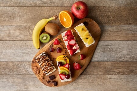 【フルーツサンド】旬のフルーツたっぷりフローズン オープンフルーツサンド ４個　＜ケーキみたいなオープンフルーツサンド＞