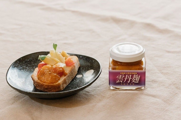 
【珍味/ウニの麹漬け】雲丹麹 京都 京丹後産のバフンウニ使用　ウニの塩漬けとは一味違うウニの旨味を引き出す逸品　ウニ麹 バフンウニ バフン雲丹 京丹後産 麹 こうじ 塩 するめ うにこうじ まろやか 冷蔵 珍味 お酒のお供 酒のアテ 海の幸 送料無料 ギフト 贈り物 お祝い 天の酒喰食房 あまのじゃく　AN00052
