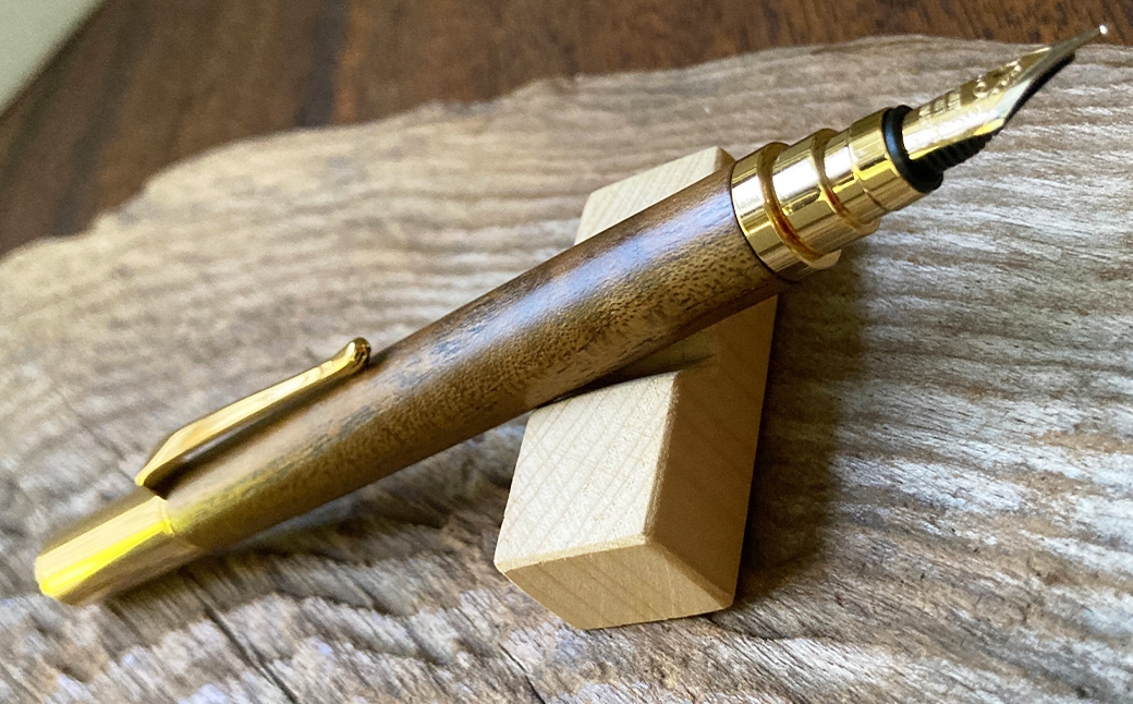 
                  【 チョイス限定 】 黄檗 （ 縮み杢 ） の万年筆N （ G ） 文房具 文具 筆記用具 万年筆
                