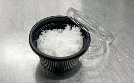 松本商店 （やきとり和笑）が焼き上げた 天草大王 もも ・ ねぎま 10本セット （手作り塩・たれ付） ／ 焼き鳥 焼鳥 鶏肉 肉 とり とり肉 鳥 モモ ネギマ ネギ間 ねぎ間 セット 備長炭 塩 