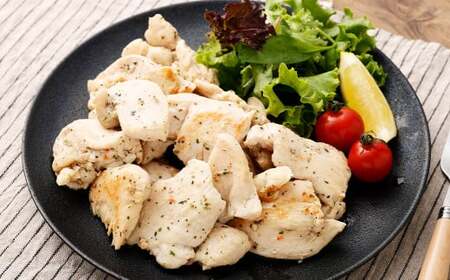 【全6回定期便】国産 鶏肉 トリコロちゃん 計2kg (500g×4パック) ／ バジルペッパー レモンペッパー ソテー用 鶏胸肉 お肉 ソース 肉のマルシン 長崎県 長崎市