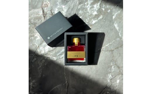 
                  MIYAYOSHI GOLD LABEL No.23　small bottle（A1022-2）
                