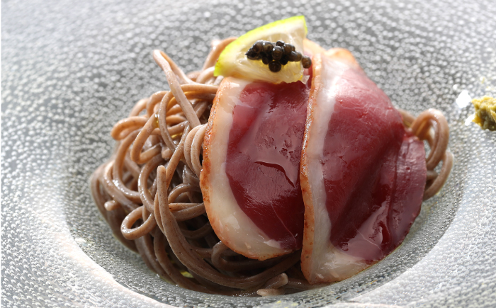 希少な国産鴨肉！野草ミネラル熟成 本鴨せいろ蕎麦セット（2人前）出雲そば 十割蕎麦 鴨肉 かも肉 島根県雲南市/鴨専門店カナール [AIDC004]