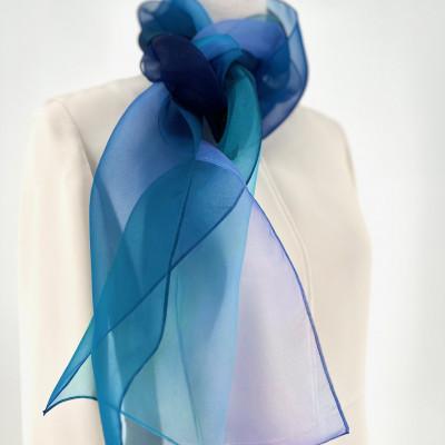 ふるさと納税 岐阜市 透きとおる絹に重なり合う色彩と光。【シルクスカーフ】　美濃友禅　―清流― |  | 02