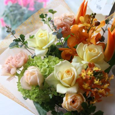 ふるさと納税 筑西市 【毎月定期便】季節のお花で束ねたブーケ【花瓶用】/Mサイズ全6回 |  | 01