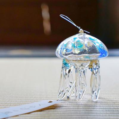 ふるさと納税 弥彦村 【手づくり】くらげ風鈴＜クリアブルー＞ ガラス細工 吊り下げ 飾り 新潟県 弥彦村 |  | 01