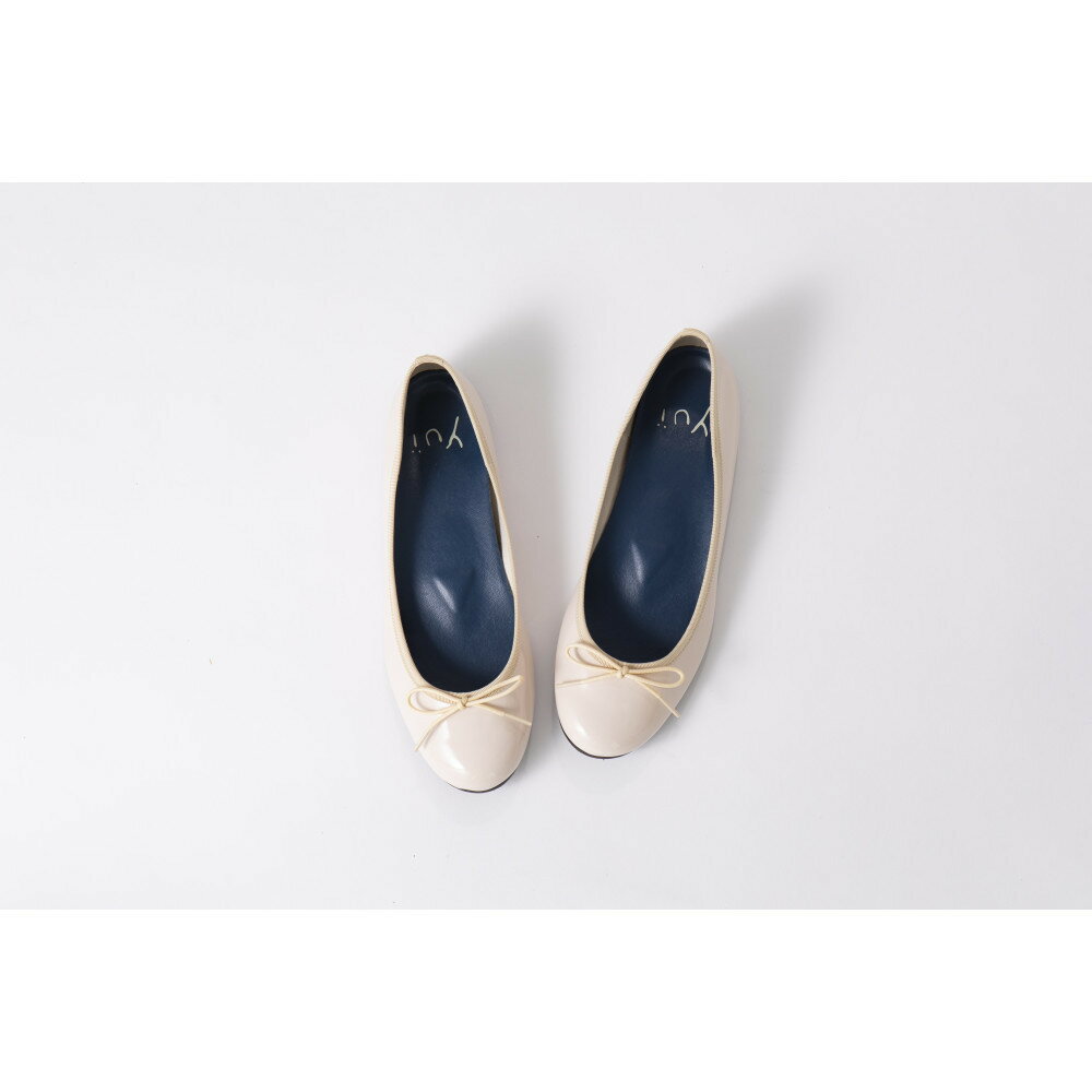 【ふるさと納税】美脚に導く骨盤ケアシューズyui エナメル アイボリー【サイズ選択可能】 | 靴 くつ ファッション 人気 おすすめ 送料無料