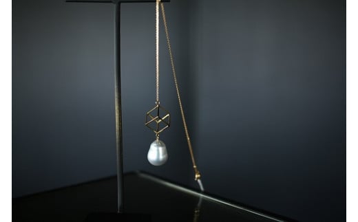 419 南洋白蝶真珠18金デザインペンダントネックレス　スクエア　真珠 K18 ジュエリー ネックレス ペンダント パール 南洋真珠