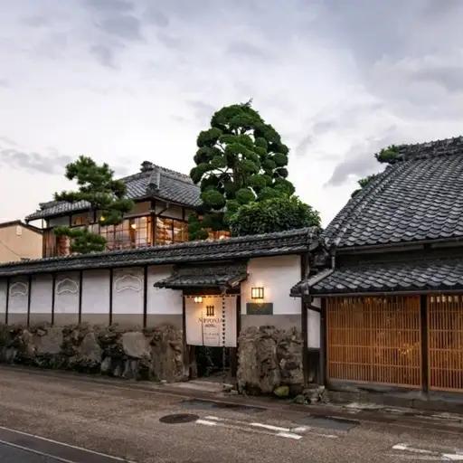 宿泊券 NIPPONIA HOTEL 伊賀上野 城下町 1泊2日ペア宿泊券（2食付き）【valu0003】