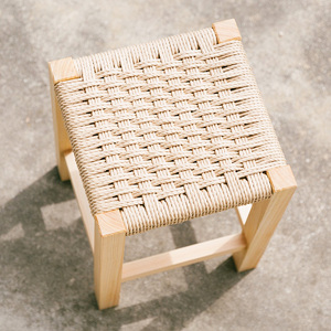 ＜数量限定＞ 地域に出会う家具　UDONスツール (1個) 国産 香川県産 ヒノキ スツール 椅子 チェア インテリア 家具 ペーパーコード 木製 いす 1脚 うどん ひまわりオイル プレゼント 贈り