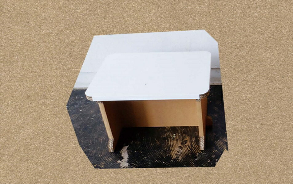 【ふるさと納税】【ダンボール家具・トイ】ダンボールこどもつくえ・ちびっこスツール｜つくえ 椅子 おままごと おもちゃ 子ども 遊具 遊び 室内遊び かわいい