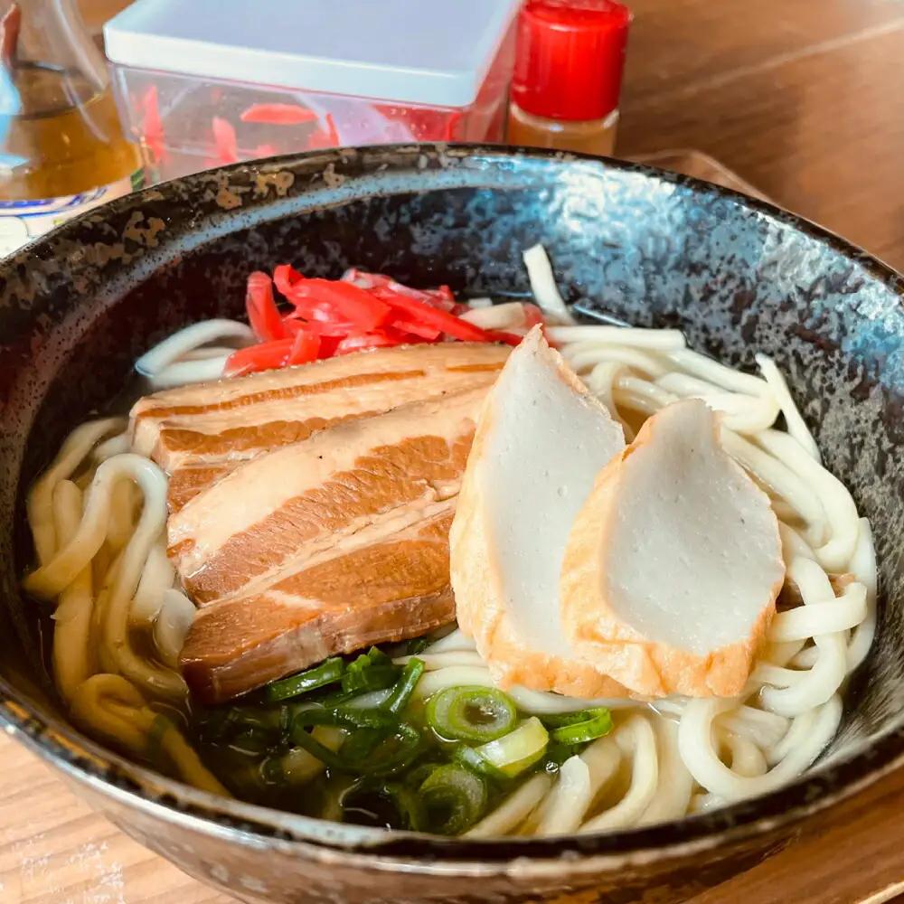 沖縄そば 【全3回定期便】沖縄そば 4種類食べ比べセット (三枚肉・ソーキ・軟骨ソーキ・てびち)  BCAO010 そば