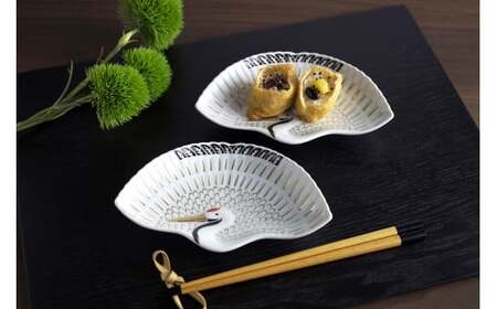 有田焼 錦鶴絵 鶴型 銘々皿 2枚セット【丸兄商社】食器 器 うつわ 皿 取皿 縁起物 鶴 ツル お祝い お正月 おせち ハレの日 35000円 3.5万円 as016