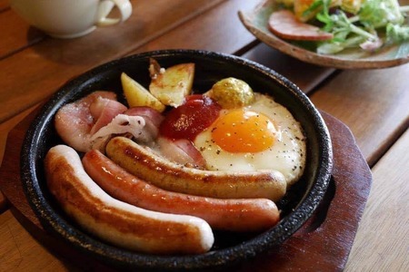 手作り腸詰めソーセージ詰め合わせ5袋　【15-123】