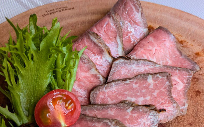 壱岐牛 ローストビーフ（メス）300g ≪壱岐市≫【こやま牧場】 冷凍配送 贅沢 肉 牝牛 雌牛 ギフト用 高級 [JGG001]