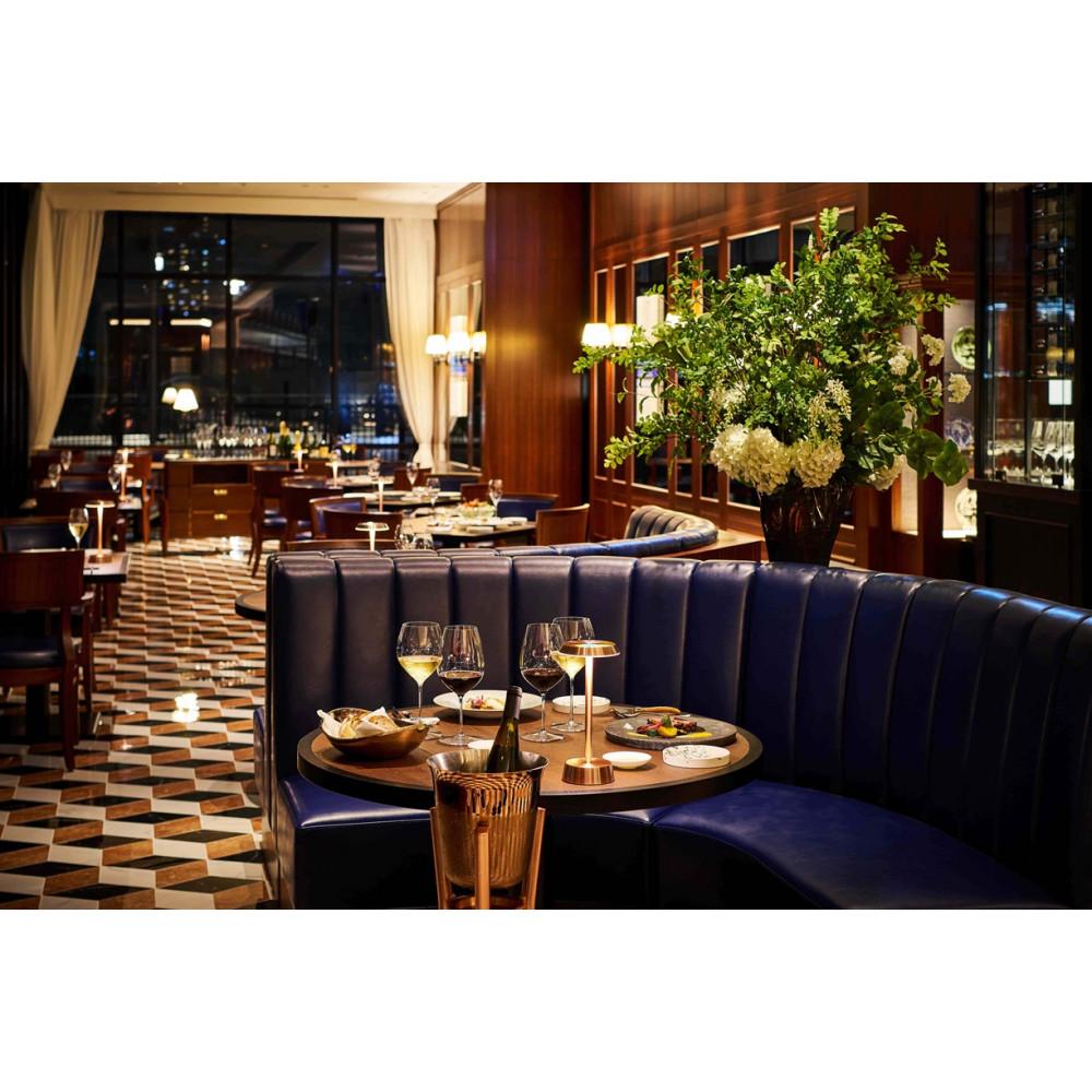 【ヒルトン横浜】料理長おすすめ。楽しい会食に最適！  シーフードとステーキを堪能できる乾杯ドリンク付きディナーコース（２名様分）