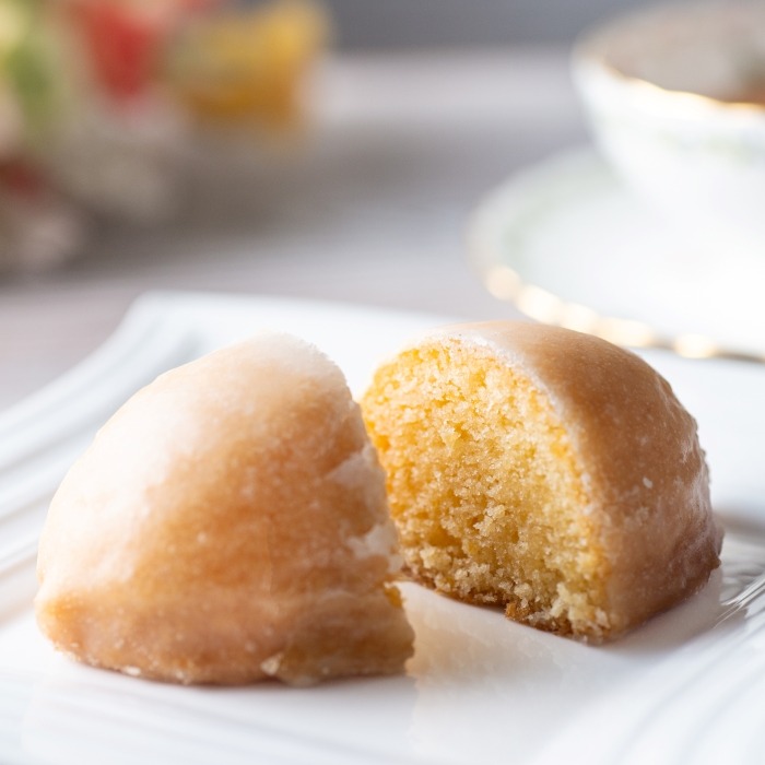 【スイーツ】パリの星付きレストランで腕を磨いたパティシエがつくる甘酸っぱいオレンジのようなレモン・三重県産のマイヤーレモンの果汁たっぷり！マイヤーレモンケーキ 5個入-[G158]