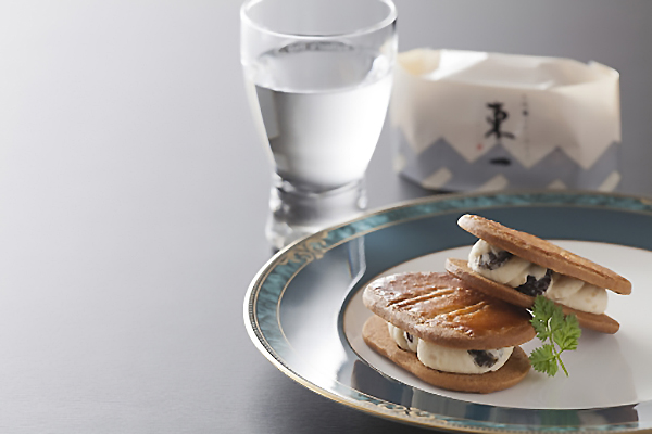 佐賀県の銘酒東一大吟醸を使用【東一バターサンド10個入り】：B105-015_イメージ2