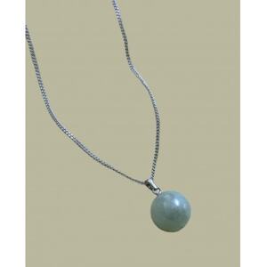 翡翠のペンダント【配送不可地域：沖縄県】【1676244】