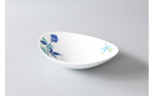 【伊万里焼】薔薇反パスタ皿 赤・青（色選択・どちらか１枚をお届け） H731