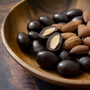 カカオ80％アーモンドチョコ　350ｇｘ5袋　1750ｇ　11月～3月発送　チョコレート チョコ アーモンド カカオ 80% カカオ80 高カカオ スイーツ お菓子 おかし ギフト プレゼント 兵庫県