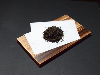 高級 和紅茶 「べにふうき」 2袋セット 影山製茶店 日本独自の紅茶品種 春摘み 優しい香り コク 纏まりのある味わい 芳醇な風味 新鮮 ティータイム おもてなし リラックス 手土産 ギフト 贈り物 