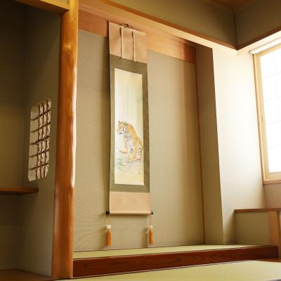 ふるさと納税 本巣市 掛け軸「竹林虎」 白木加葉 半切立 サイズ:190×47cm 掛け軸 年中掛け 常用 |  | 03